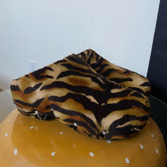 Acne Studios Tiger Clogs - Picture 1 of 3
